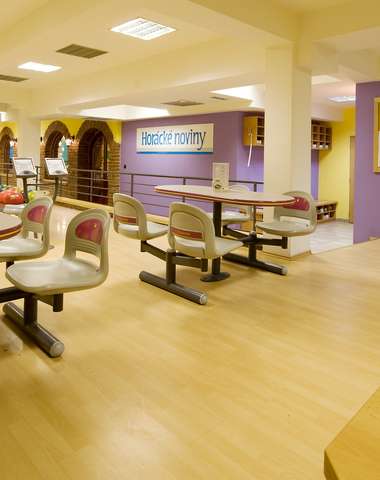 V Grand Hotelu*** Třebíč můžete svého soutěžního ducha probudit při hře bowlingu