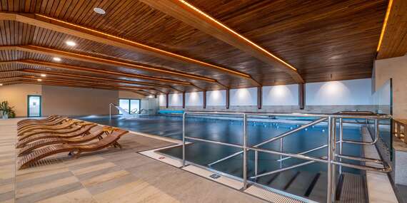 NARODENINY: Luxusný raj v srdci Bielych Karpát: Wellness hotel Jason**** s neobmedzeným wellness, stravou a masážou/Považie – Biele Karpaty – Vršatské Podhradie