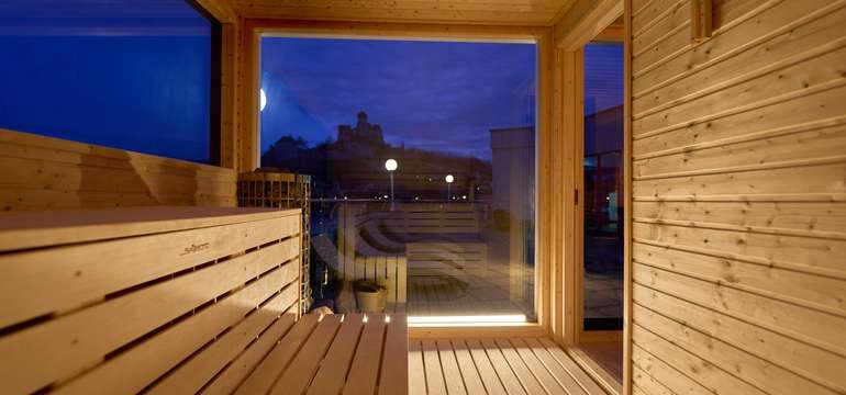 Panoramatická sauna s výhľadom na Trenčiansky hrad