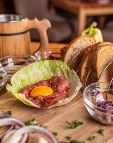 100 g Nefalšovaný tatarák z pravej sviečkovice 