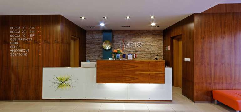 Štýlový hotel Impiq**** v Trnave – recepcia