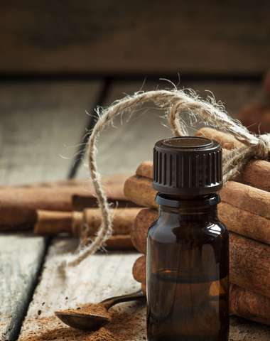 Klasická masáž chrbta s Doterra olejom alebo so škoricovým zábalom