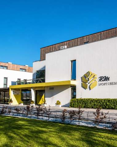 Luxusní hotel RM**** v Prievidze s polopenzí a neomezeným přístupem do wellness – pouhé 2 km od zámk