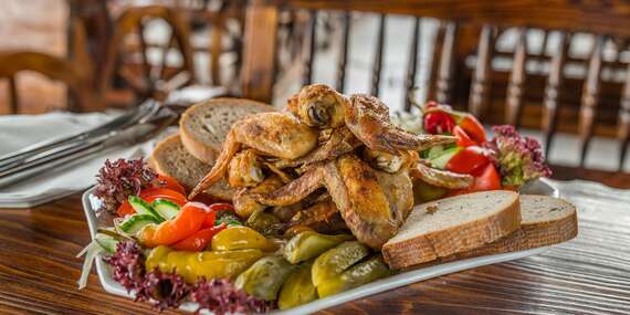 Kilo grilovaných rebierok alebo krídeliek pri Draždiaku/Bratislava – Petržalka