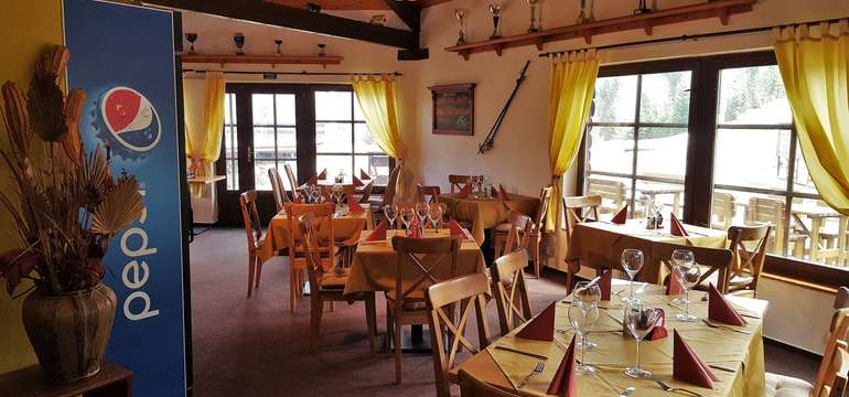 Na snídani a večeři to budete mít blízko - jen do hotelové restaurace