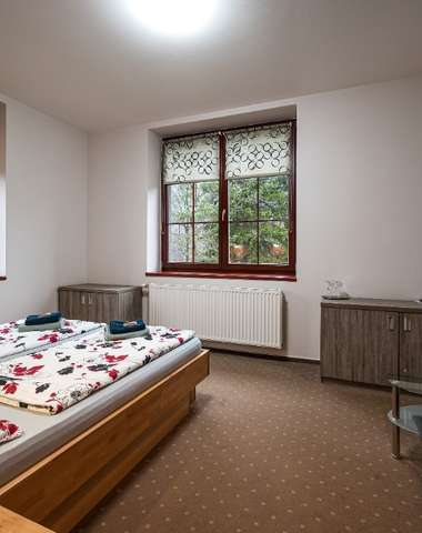 Možnosť doplnenia prístelky a detskej postieľky na izbu