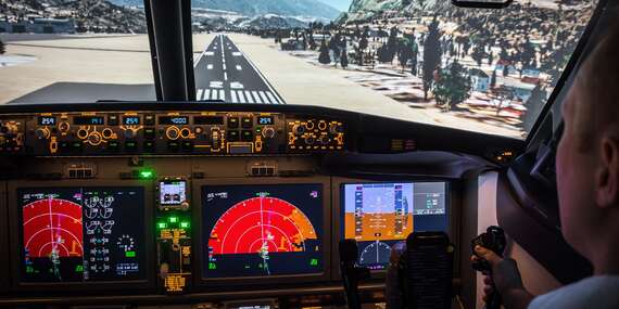 Let na realistickom leteckom simulátore B738-M v Leteckom tréningovom centre v Poprade/Poprad