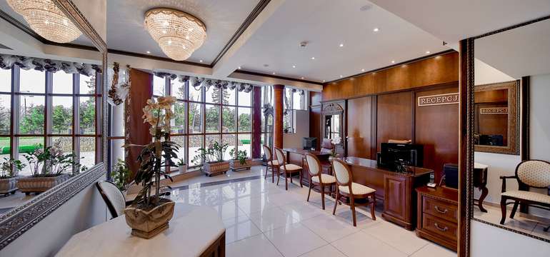 Kinga Hotel Wellness**** je luxusný štvorhviezdičkový hotel v Poľsku