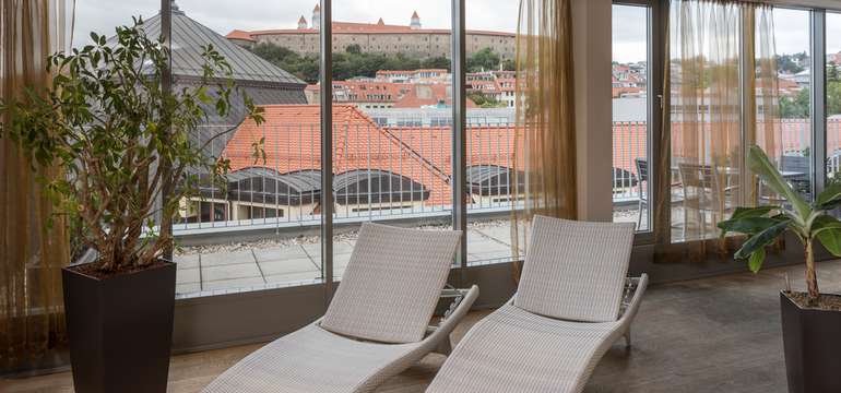 Wellness s masážou a výhľadom na Bratislavský hrad