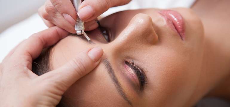 Dokonalé obočie čepieľkovou metódou - 3D microblading