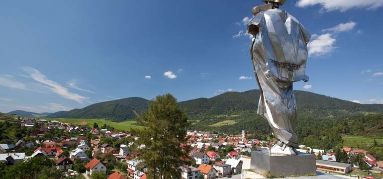 Hotel Fatra sa nachádza v centre Terchovej