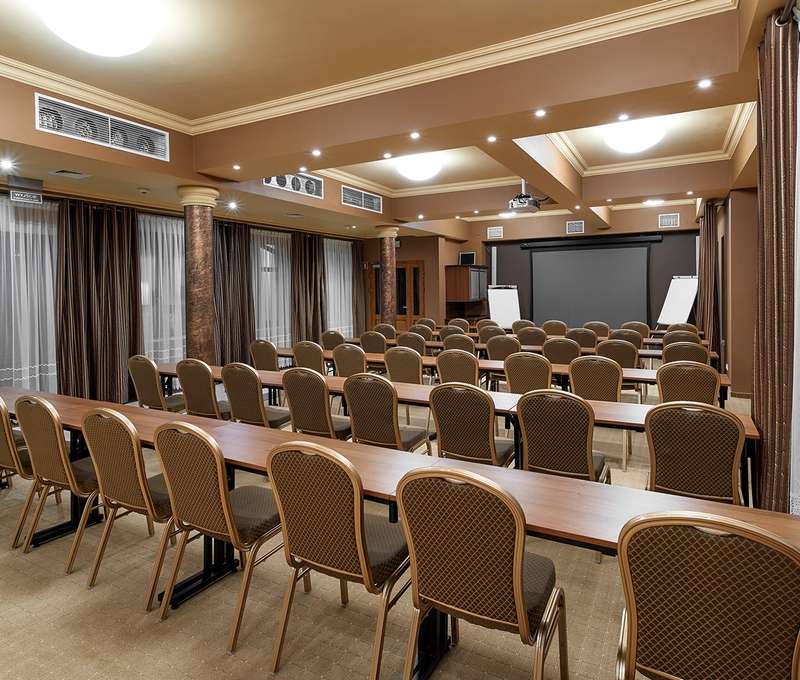 Kinga Hotel Wellness**** je luxusný štvorhviezdičkový hotel v Poľsku
