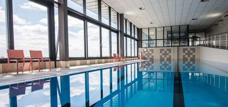 Hotel Dolphin****