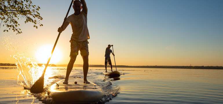 Na Slnečných jazerách si môžete vyskúšať aj obľúbený paddleboarding (ilustračné foto)
