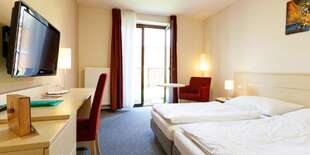 Hotel ponúka ubytovanie v pohodlne zariadených izbách s vlastným sociálnym zariadením