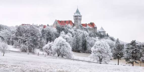 Romantický pobyt na Smolenickom zámku s polpenziou a prehliadkou zámku / Smolenice