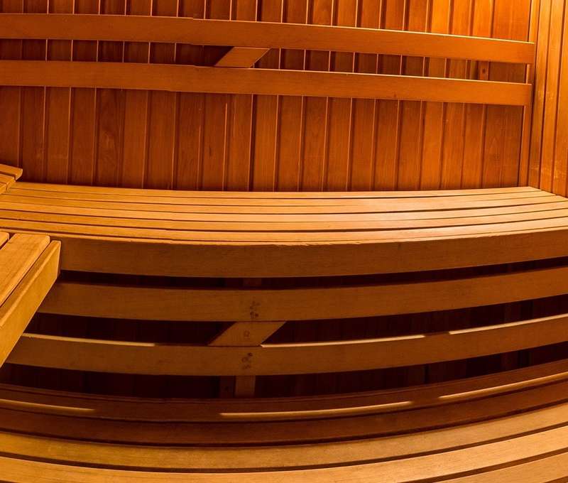 Uvolnit se můžete v hotelové finské sauně s kapacitou 4-5 osob