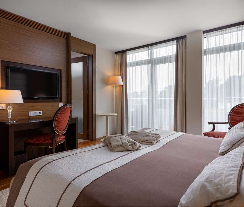 Hotel ponúka aj suity, rodinné apartmány a izby vyššieho štandardu