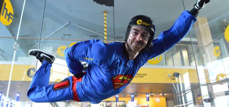 V balíčku SUPERMAN sa o dokonalý zážitok postará aj špeciálny oblek