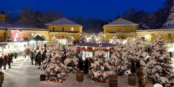 Adventné trhy v Salzburgu, na zámku Hellbrunn a pri jazere Wolfgangsee s cestovnou kanceláriou Travelholic/Rakúsko - Salzburg