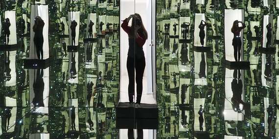 Vstupy do galérie MULTIUM Priestor a zrkadlá - nechajte sa unášať ilúziou nekonečna/Bratislava – Staré Mesto