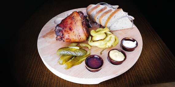 Tradičné mäsové špeciality a dezerty vo Vinárni a Reštaurácií pri Kaplnke vo Vajnoroch/Bratislava - Vajnory