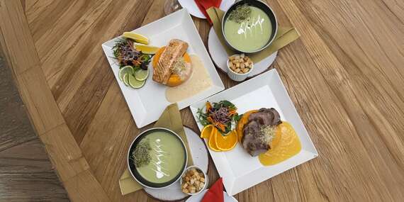 Valentínska večera pre dvoch plná chutí a romantiky v reštaurácii Lux Flavour / Bratislava - Staré Mesto