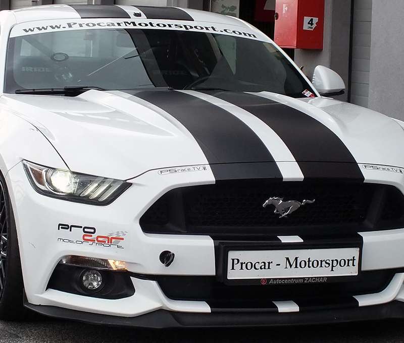 Ford Mustang GT V8 /nový model/