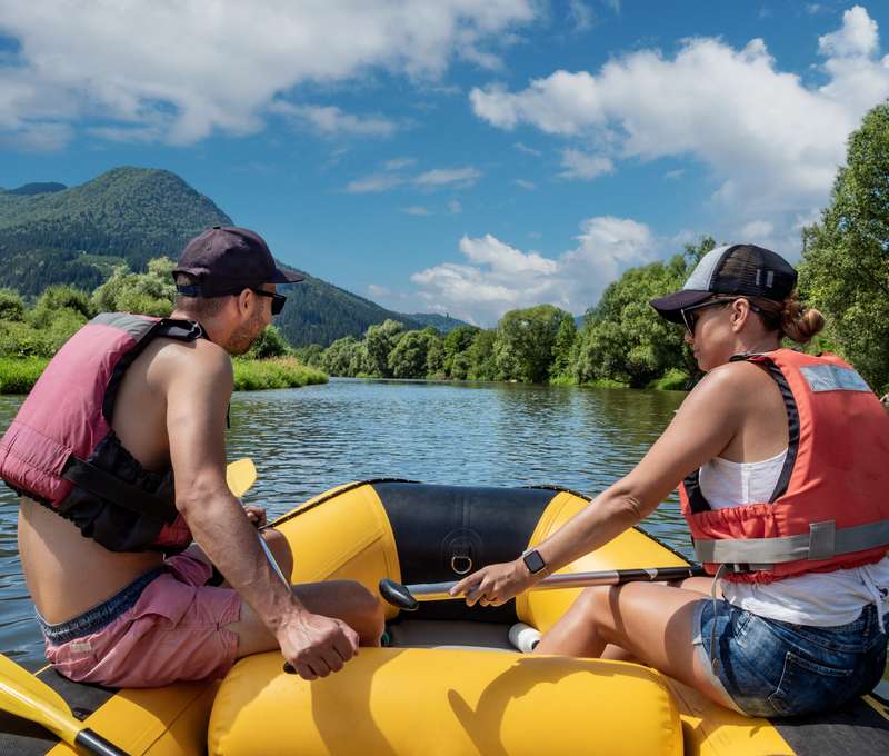 2-dňové vodácke dobrodružstvo: Splavte Oravu bez starostí a s plným komfortom
