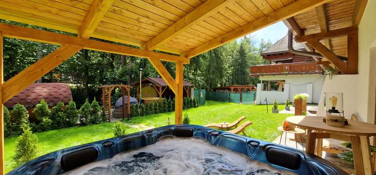 Vonkajšia vírivka a sauna