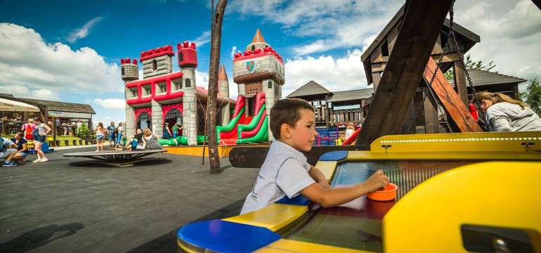 Zábavný park Ogrodzieniec v Poľsku