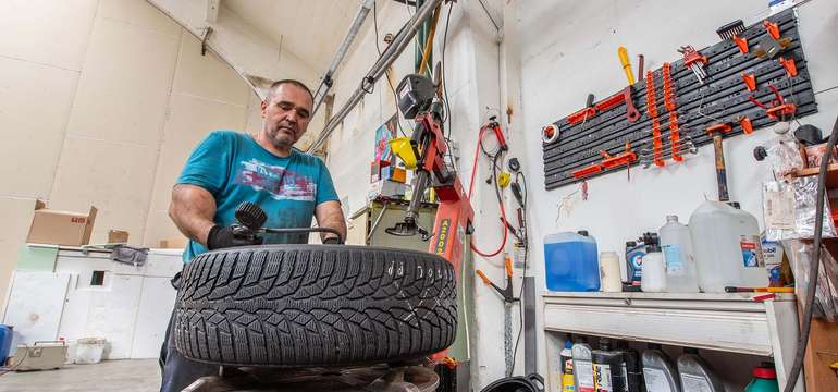 Priestory pneuservisu Autogarnet na Trnavskej ceste 102 v Bratislave