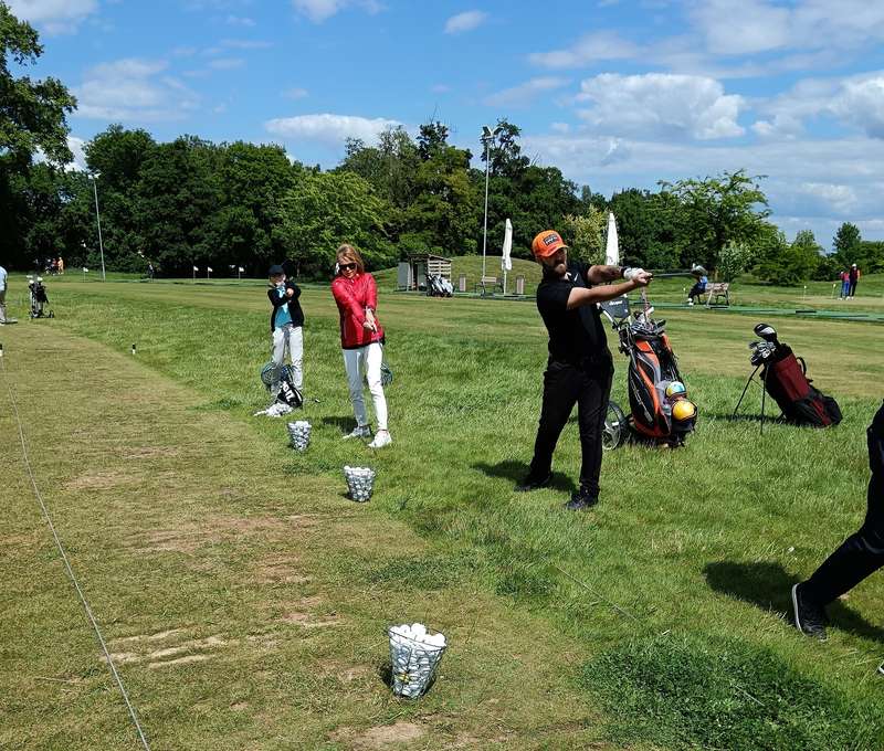 Začnite s golfom – kurz „Štart karta“ s profesionálom