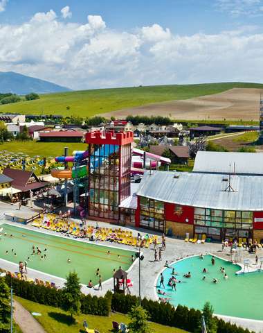 Obľúbený aquapark Tatralandia sa nachádza len 100 m od chatiek