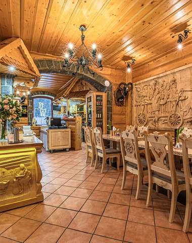 Restaurace v penzionu Viktória***