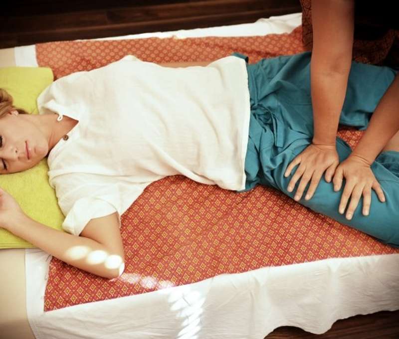 Masáž vykonávajú profesionálne masérky z Thajska