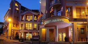 Hotel najdete přímo v srdci Karlových Varů s výhledem na kolonádu