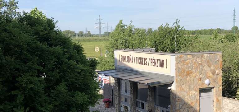 Ubytovaním v penzióne MALKIA máte jedinečnú možnosť zažiť atmosféru blízkosti exotických zvierat