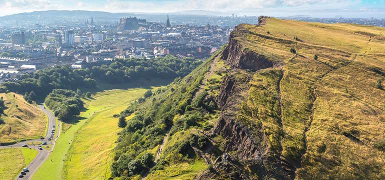 Spoznajte Edinburgh letecky z Bratislavy na 4 dni s ubytovaním