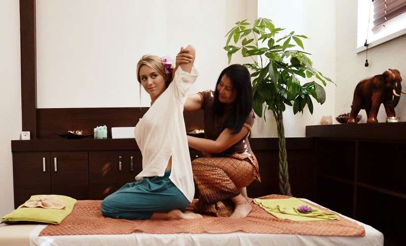 Tradičná alebo exkluzívna kokosová masáž v Samoi Thai Massages