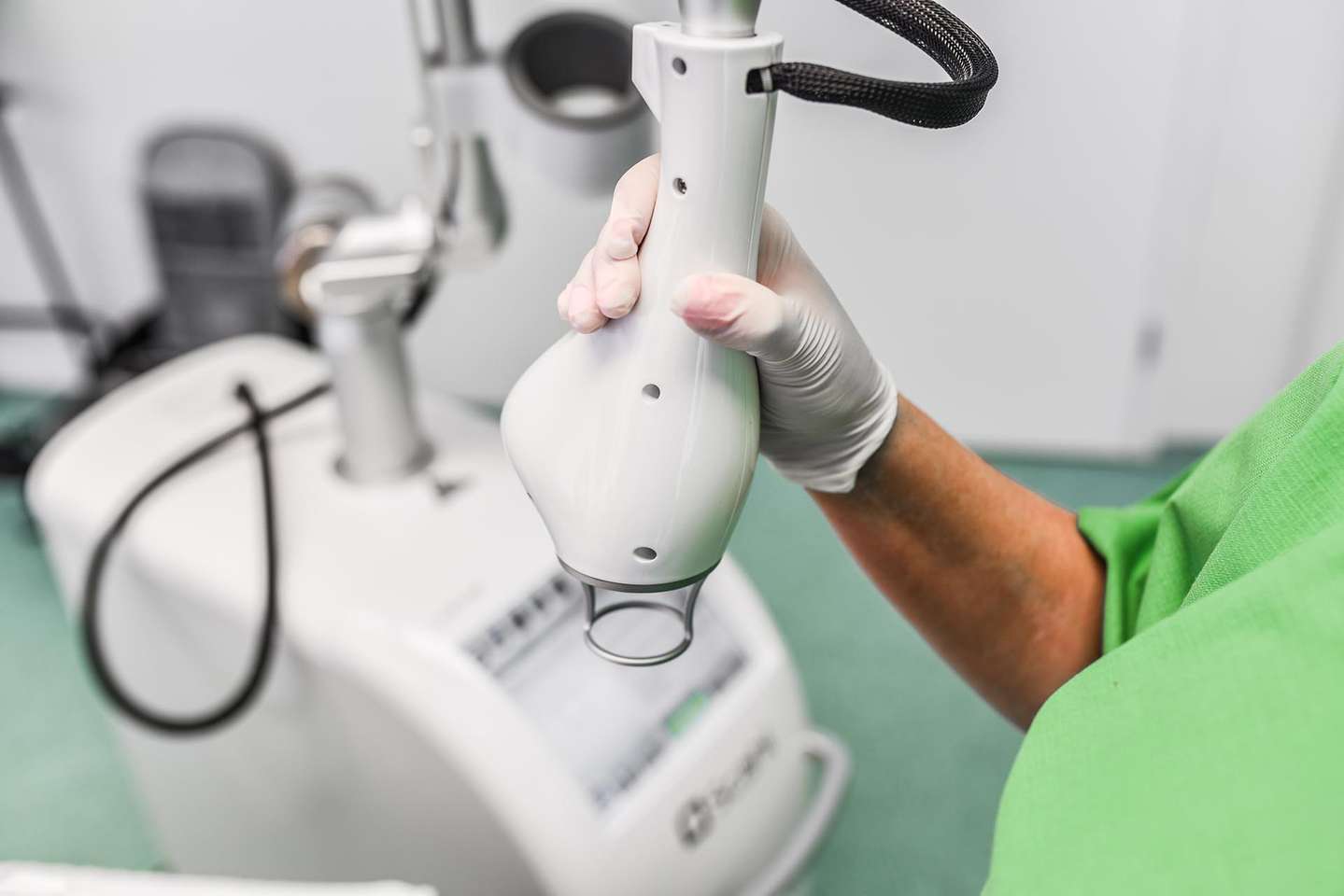 Frakčný resurfacing CO2 - účinné omladenie pokožky v medicínskom centre Crystal Esthetic Clinic