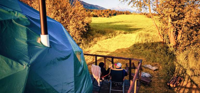 Glamping Liptov - zážitkové ubytovanie s výhľadmi na Kriváň priamo z postele