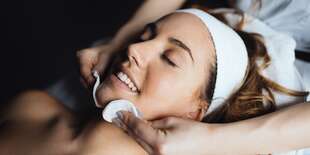 Chemický peeling alebo anti-akné ošetrenie