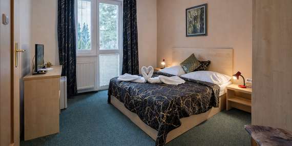 Penzión v centre Rajeckých Teplíc s raňajkami a zľavneným vstupom do Wellness Hotela Diplomat**** / Rajecké Teplice