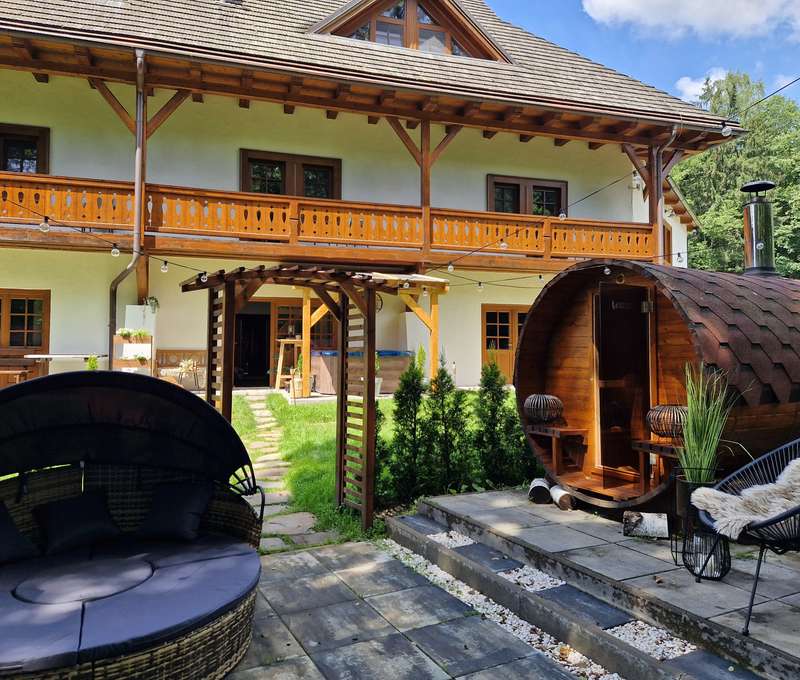 Vonkajšia vírivka a sauna