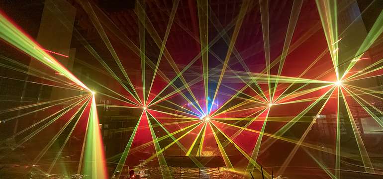 V bazénoch Blue Sapphire v AquaCity Poprad prebieha nezabudnuteľná laserová show