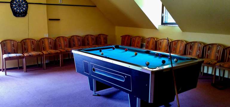Zahrajte si šipky, kulečník, pinčes a zpestřete si volné chvíle přímo na hotelu.