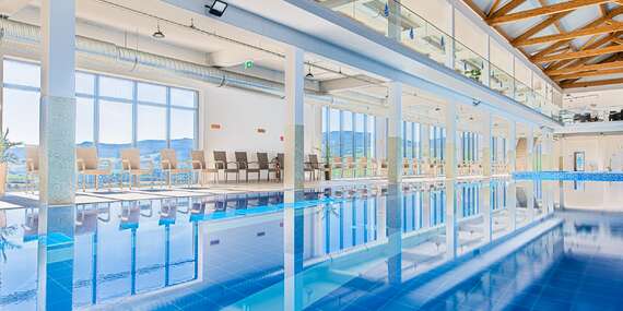 Celodenné vstupy do Aquaparku Lipany s termálnymi bazénmi a výhľadom na hory/Lipany