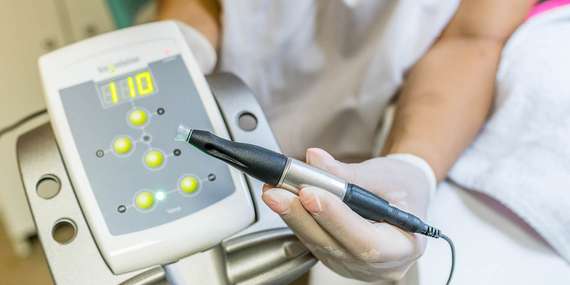 Prístrojová mezoterapia pre hustejšie a zdravšie vlasy v salóne ELEONOR ESTHETIC/Bratislava – Staré Mesto