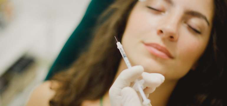 Aplikácia botulotoxínu v Little Clinic